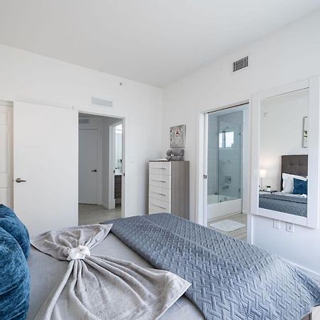 Subtle 2 Bed In Edgewater Downtown With Free Parking Apartment Miami Bagian luar foto
