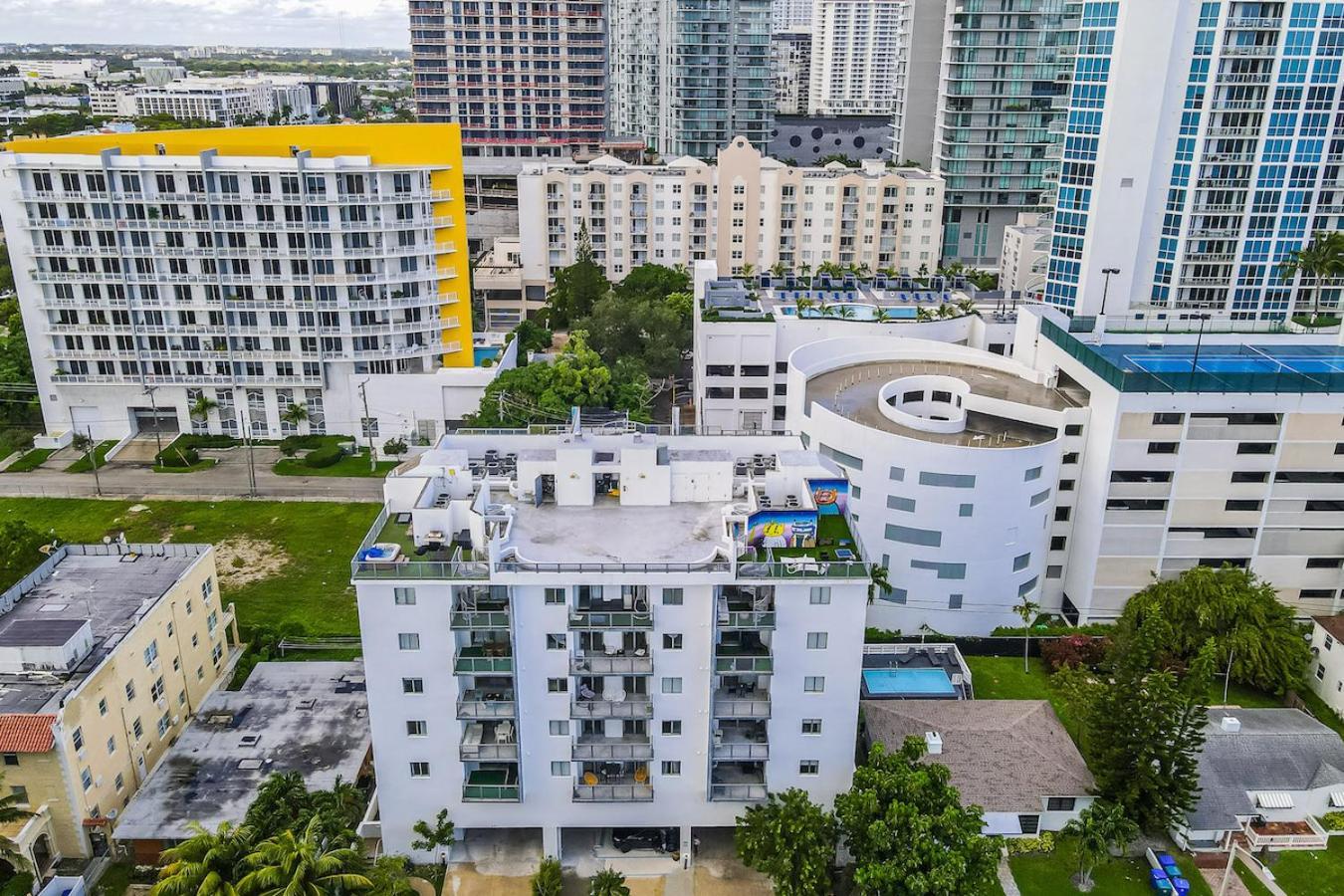 Subtle 2 Bed In Edgewater Downtown With Free Parking Apartment Miami Bagian luar foto
