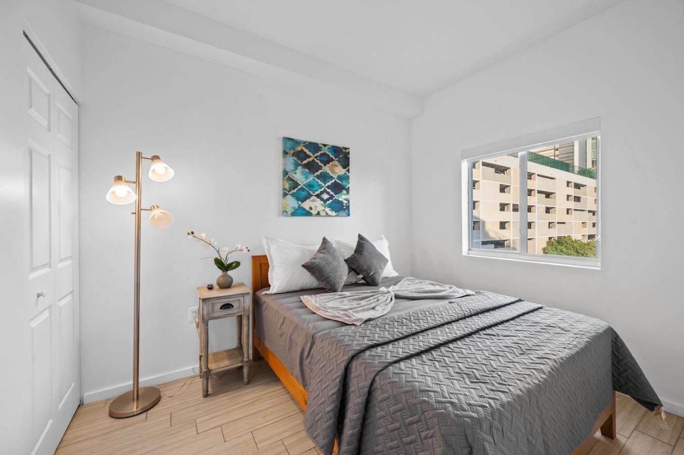 Subtle 2 Bed In Edgewater Downtown With Free Parking Apartment Miami Bagian luar foto