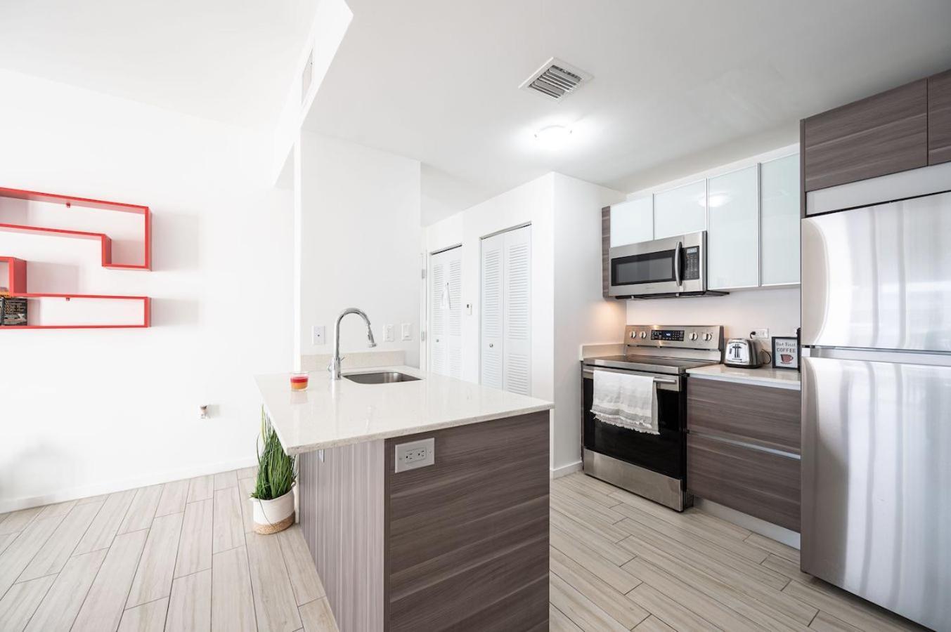 Subtle 2 Bed In Edgewater Downtown With Free Parking Apartment Miami Bagian luar foto