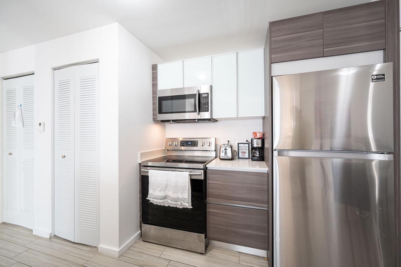 Subtle 2 Bed In Edgewater Downtown With Free Parking Apartment Miami Bagian luar foto