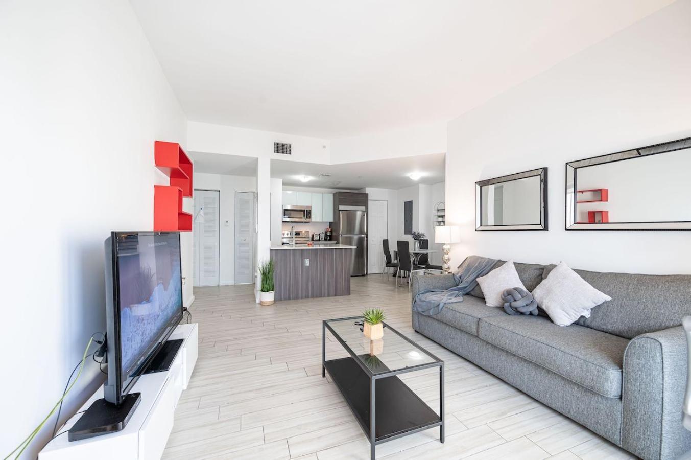 Subtle 2 Bed In Edgewater Downtown With Free Parking Apartment Miami Bagian luar foto
